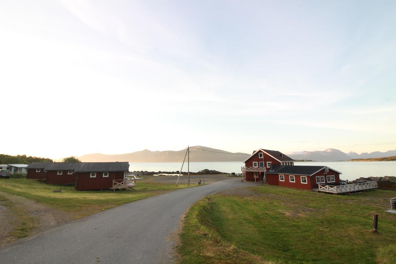Toftenes Sjohuscamping Alsvag Exterior photo